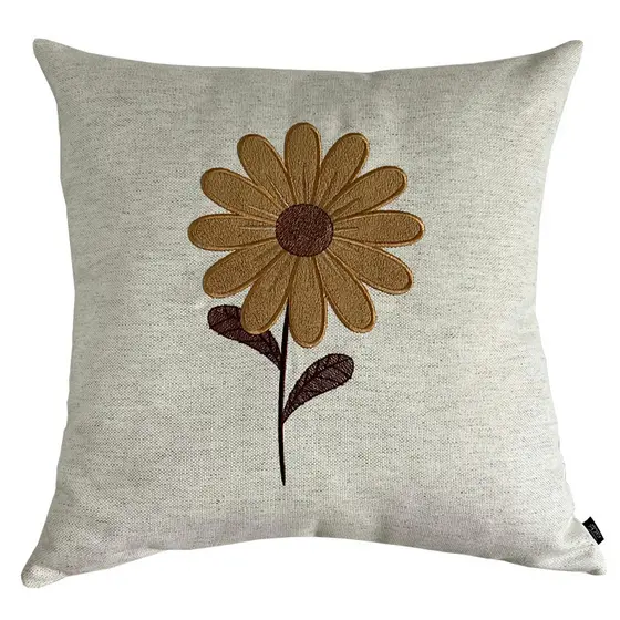 CAPA DE ALMOFADA BORDADA FLOR DA TERRA MARROM COM CARAMELO 45X45