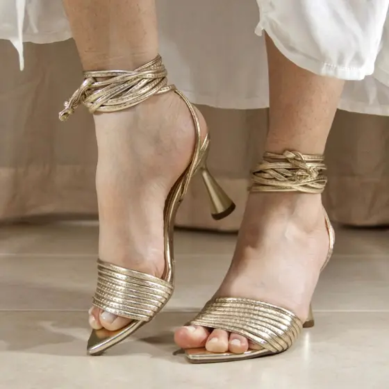 Sandália Feminina Dourada De Amarração Tornozelo Salto Taça 8,0cm Bico Folha Elegante Moderna Moda