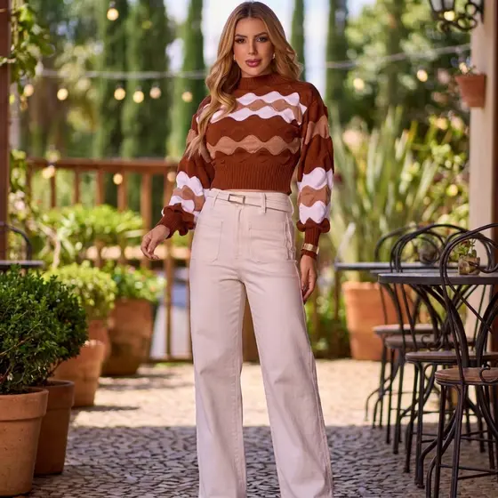 Blusa de Tricô com Manga Bufante Estilo Cropped Tendência Inverno Colorida A Blusa de Tricô com Manga Bufante Estilo
