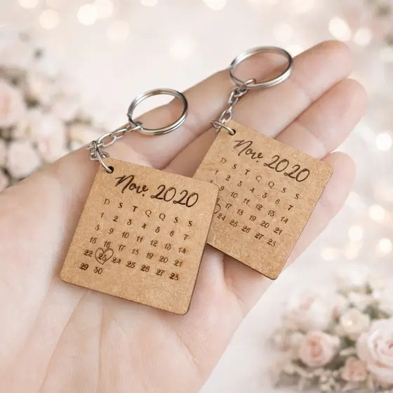 Chaveiro Personalizado Calendário com Data Especial • Lembrança Casamento • Namoro • MDF